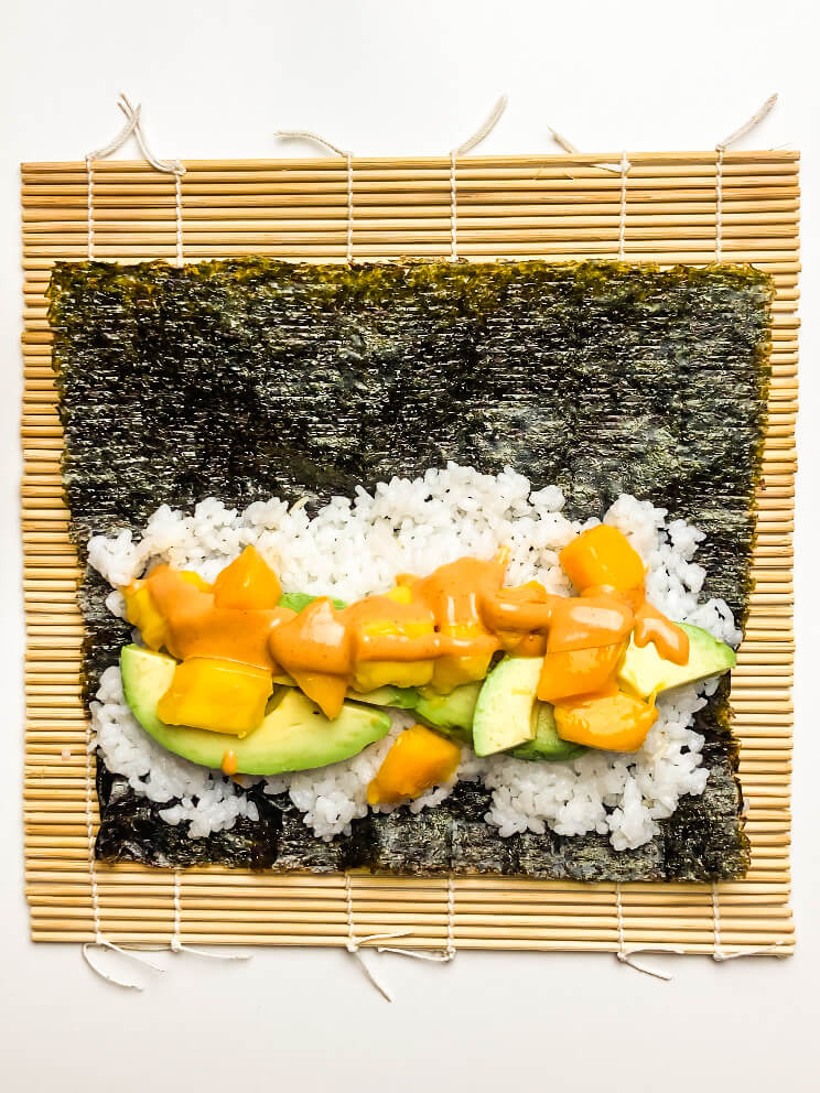 vegan-sushi-roll-with-avocado