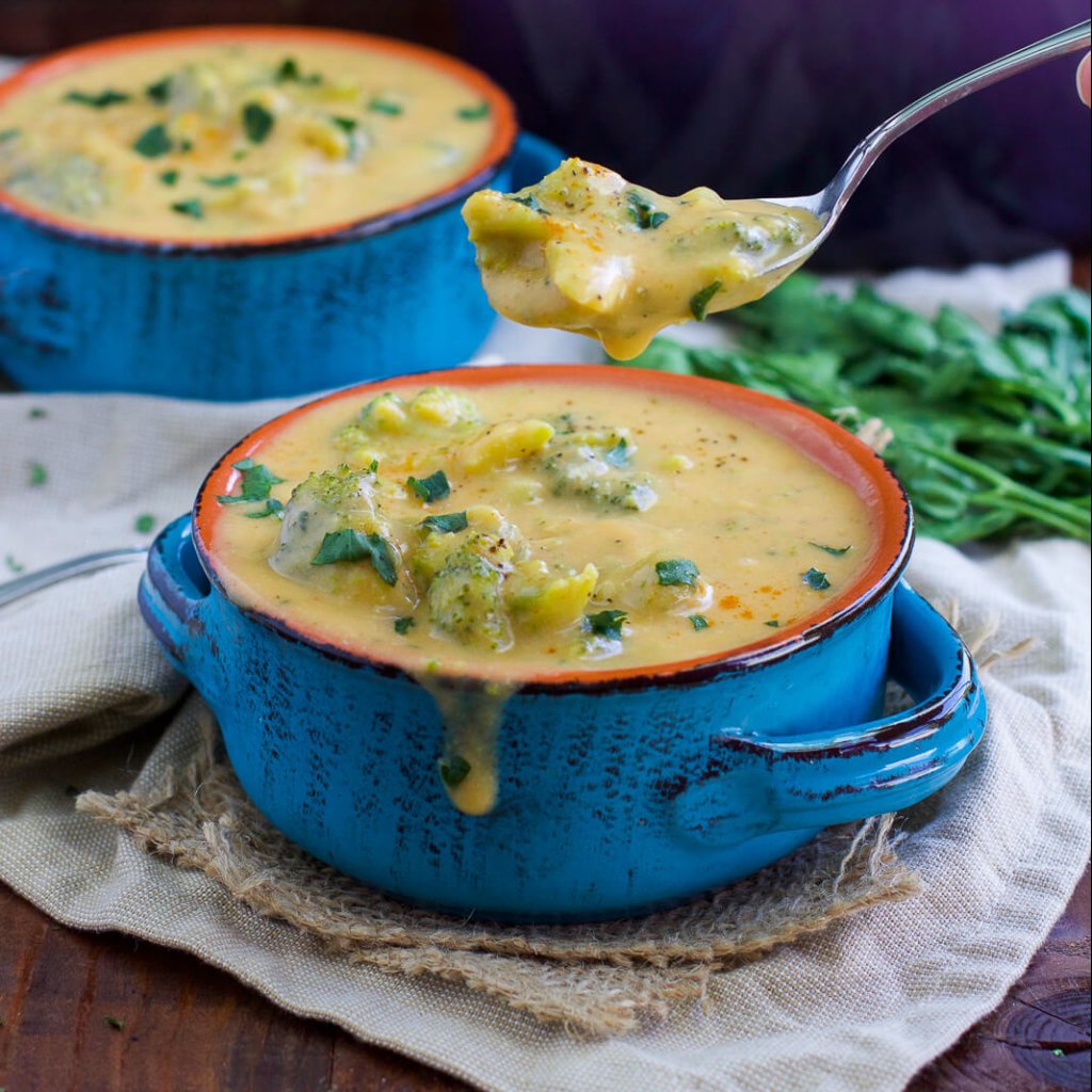 vegan-broccoli-cheese-soup